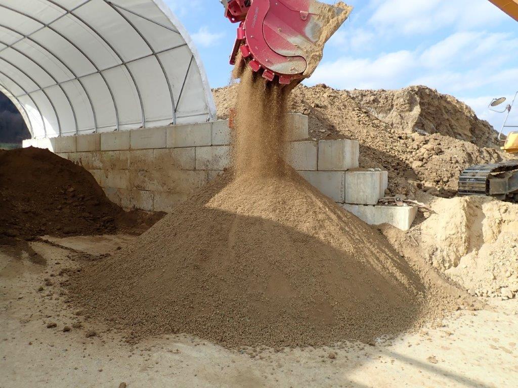 Sand Erde Baseland Lieferung.jpg